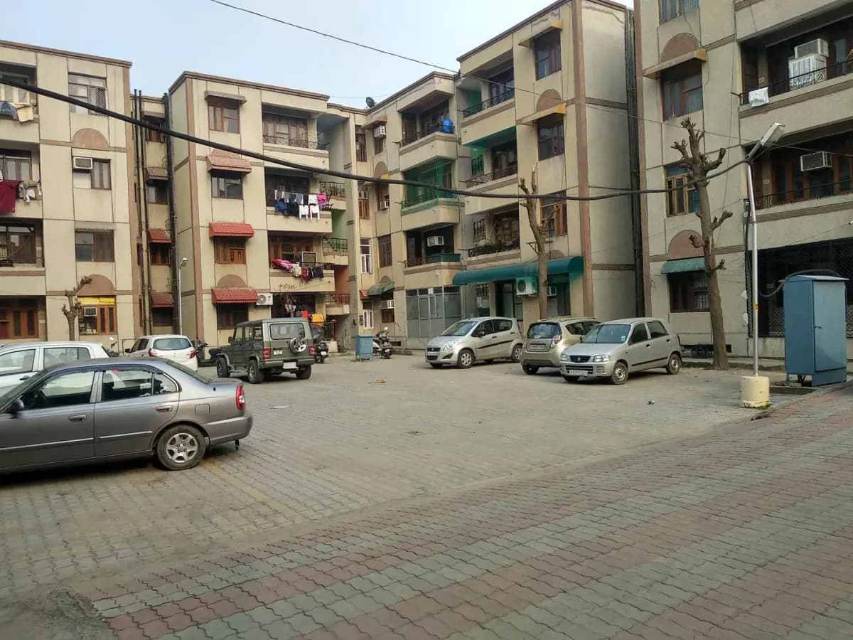 Mundi Cooperative Complex Sector 70 Mohali | 3 BHK Flats — 3 BHK flat for sale in Sector 70, Mohali, Mohali | real estate agent mohali, buy land in mohali | Realty Holding and Management Consultants