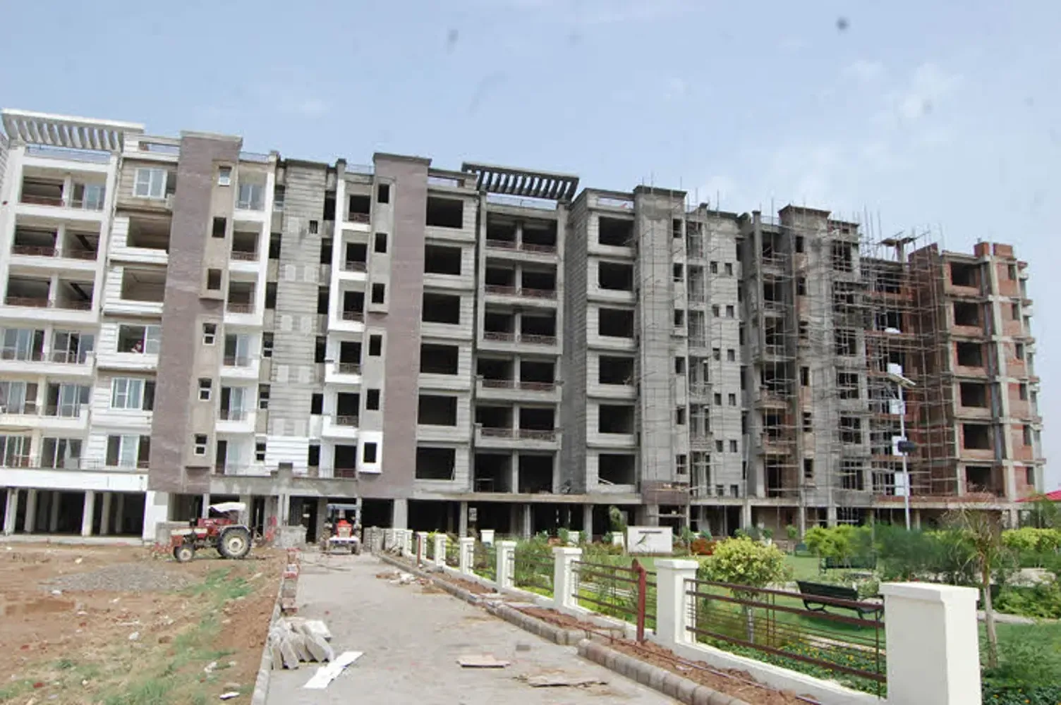 TDI Wellington Heights | 2-4 BHK in Sector 117, Mohali - Property Gallery Image | Realty Holding & Management Consultants